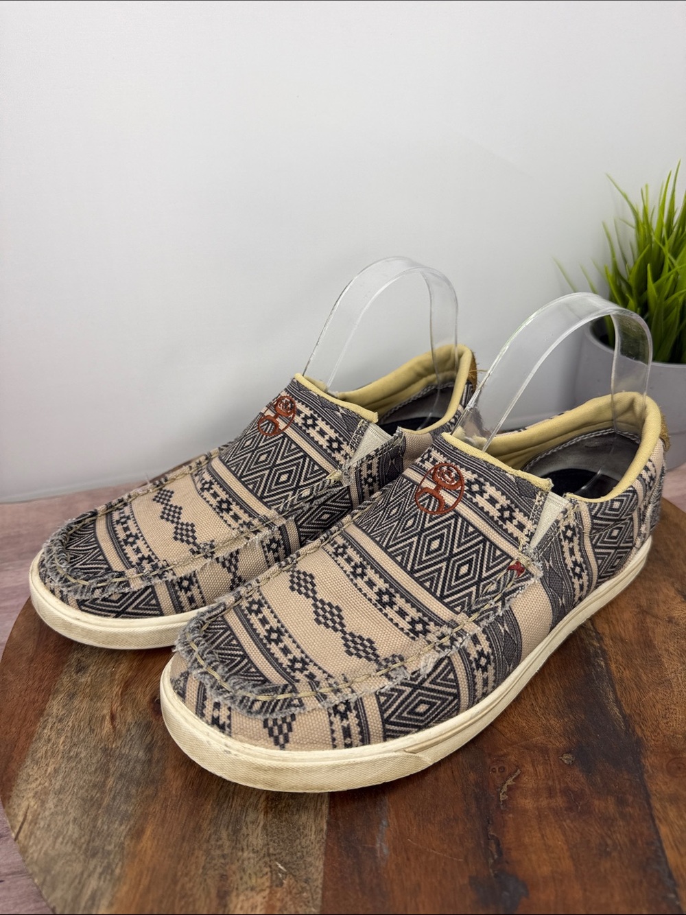 HOOEY BY TWISTED X WOMEN'S SOUTHWESTERN PRINT CASUAL SLIP-ON LOPERS - Size: 8.5